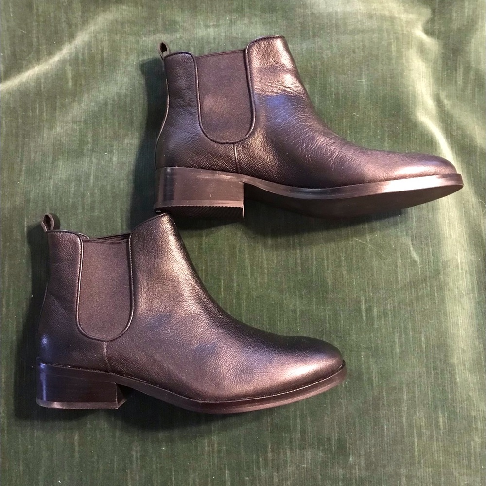 New size 8.5 Cole Haan Landsman Bootie II